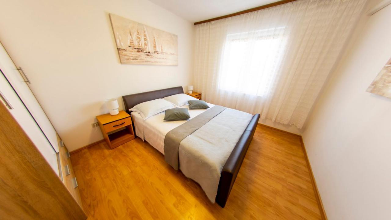 Apartments Curic Трогир Экстерьер фото