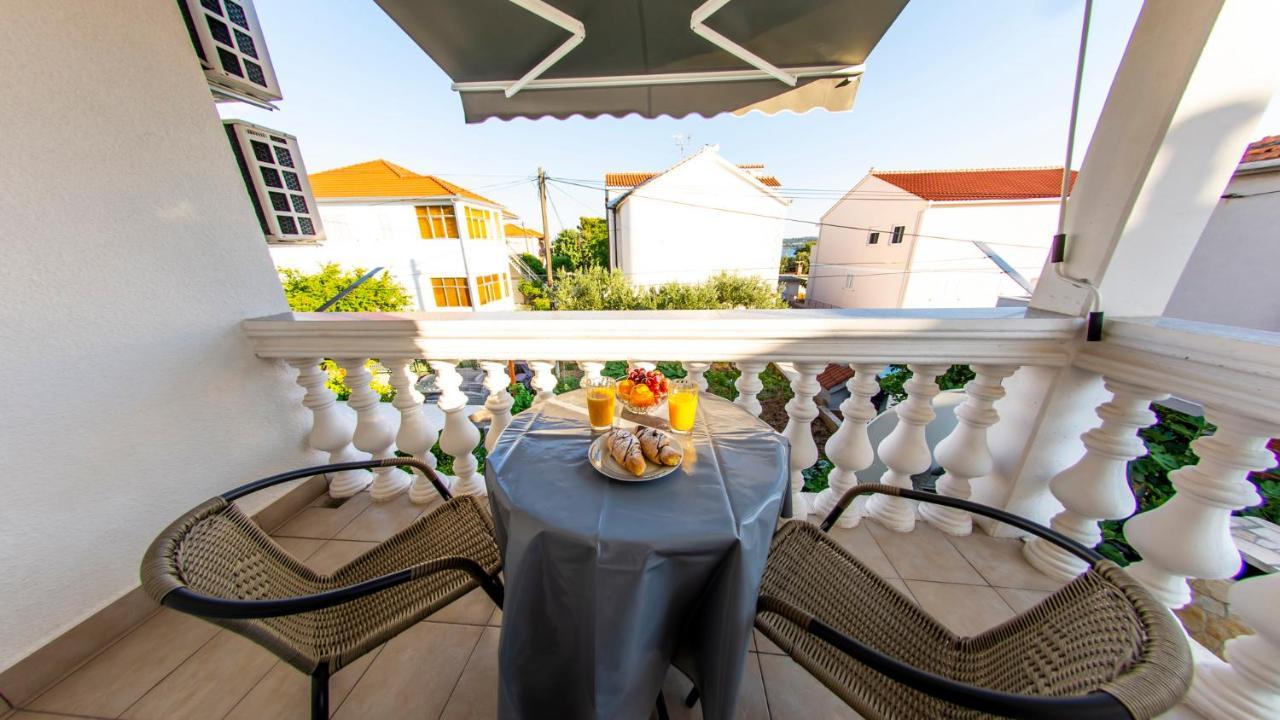 Apartments Curic Трогир Экстерьер фото