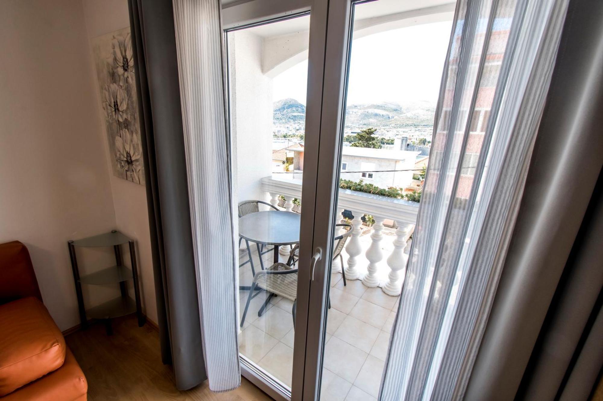 Apartments Curic Трогир Экстерьер фото